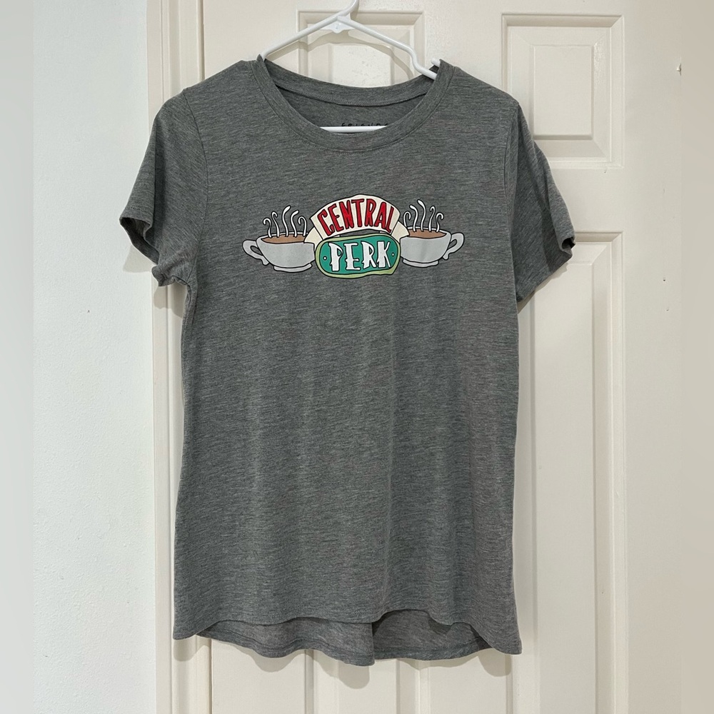 FRIENDS Central Perk Short Sleeve Soft Tee size large NWOT